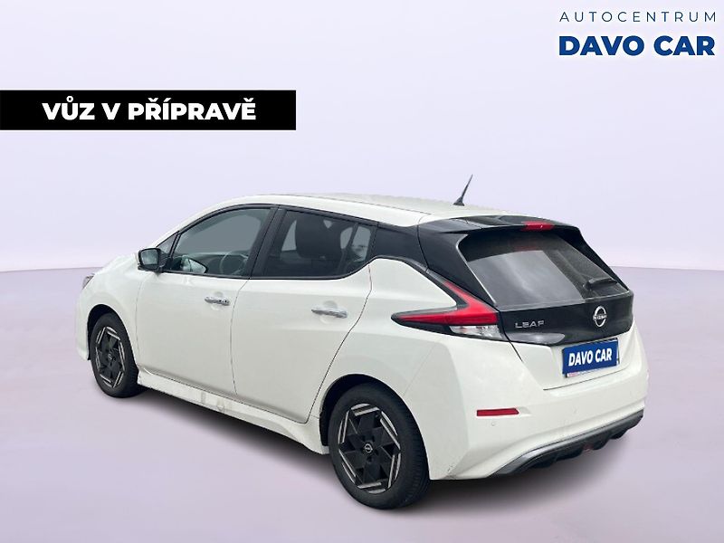 Nissan Leaf 110kW ACENTA 40 kWh - fotka 2 z 12