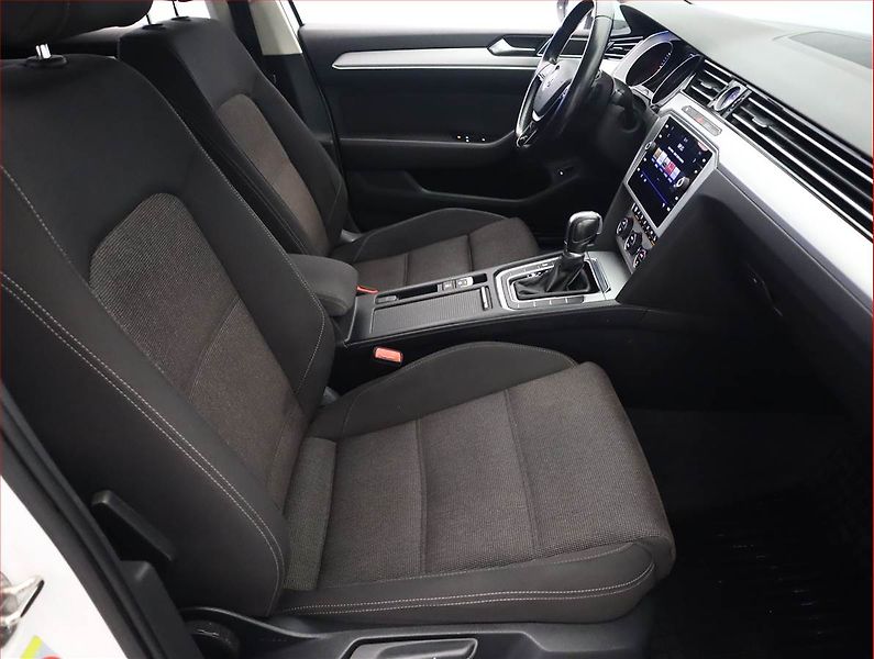 Volkswagen Passat (2018) Comfortline 2.0 TDI, Automat - fotka 7 z 18