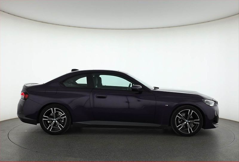 BMW Řada 2 (2022) 220 i - fotka 6 z 24