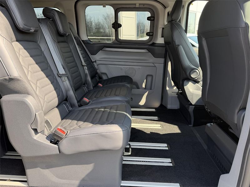 Ford Tourneo Custom (2025) Titanium X L1, Tourneo, 2.0 Ec - fotka 10 z 18