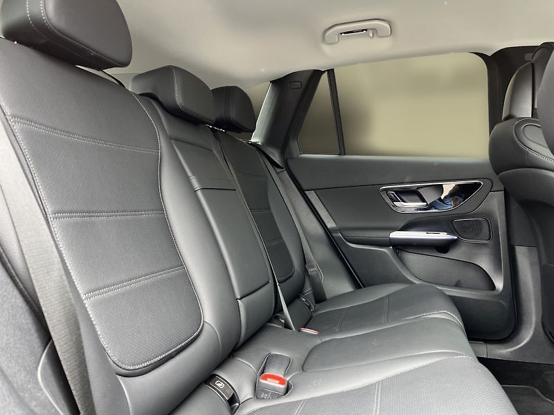 Mercedes-Benz GLC SUV 220d 4MATIC Avantgarde - fotka 19 z 20