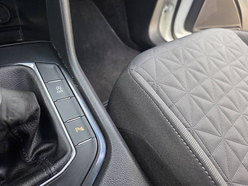 Volkswagen Tiguan (2021) 2.0 TDI DSG - fotka 29 z 46