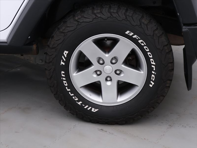 Jeep Wrangler 2,8 CRD 147 kW Unlimited Sport - fotka 26 z 33