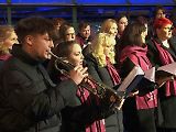 Vánoční flotila pražského dopravního podniku letos poprvé vyjela v sobotu vpodvečer ze střešovické vozovny.
