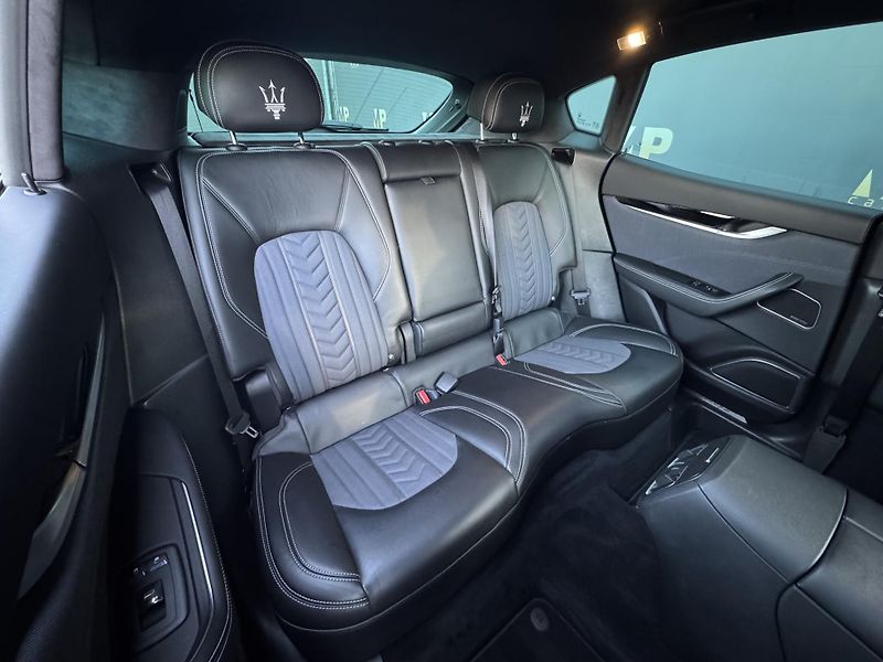 Maserati Levante (2018) GranLusso Q4, 3.0iV6 257kW, ČR - fotka 16 z 45