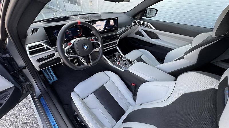 BMW M4 Competition M xDrive - fotka 7 z 14