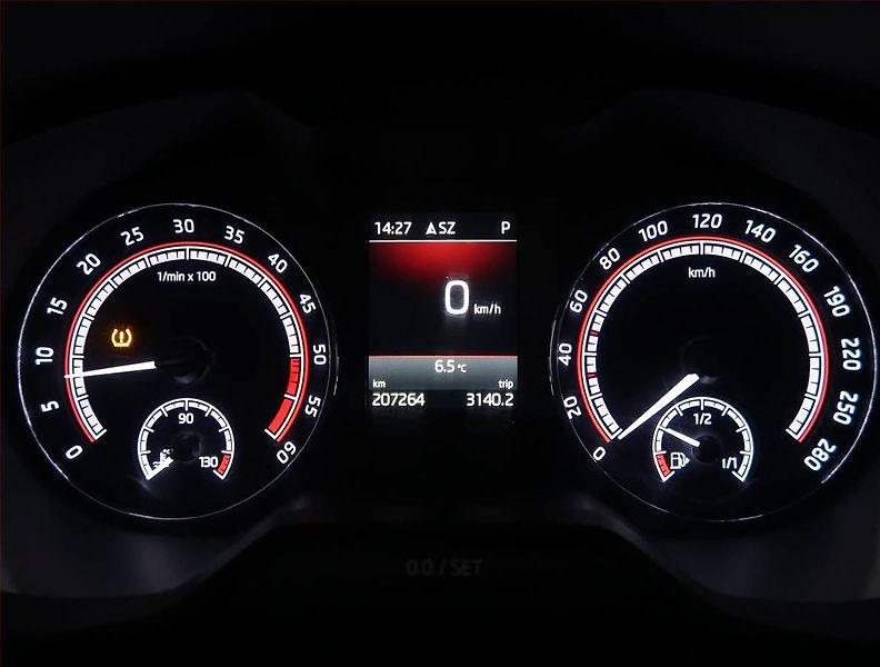 Škoda Octavia (2018) RS 2.0 TDI 4x4 DSG, 4X4 - fotka 11 z 21