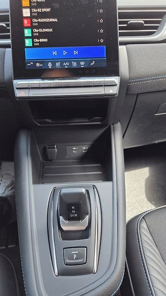 Renault Symbioz (2026) esprit Alpine full hybrid E-Te - fotka 10 z 10