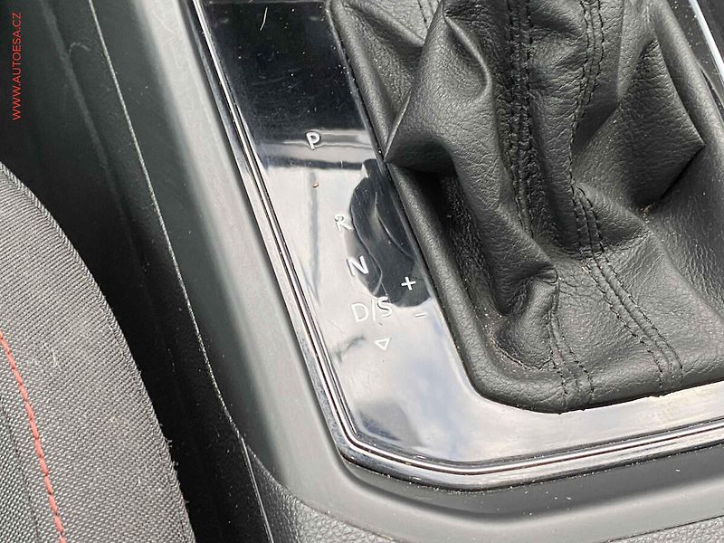 Volkswagen Touran (2017) 2.0 TDi, Sound, DSG, LED - fotka 14 z 18
