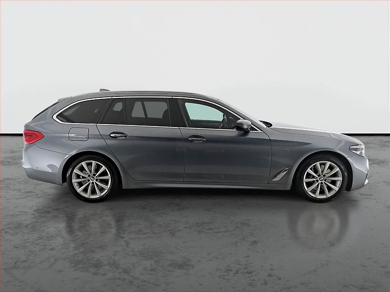 BMW Řada 5 (2017) M Sport 530d xDrive - fotka 6 z 20