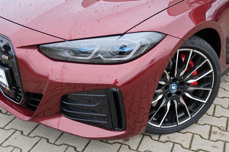 BMW i4 M50 xDrive - fotka 13 z 15