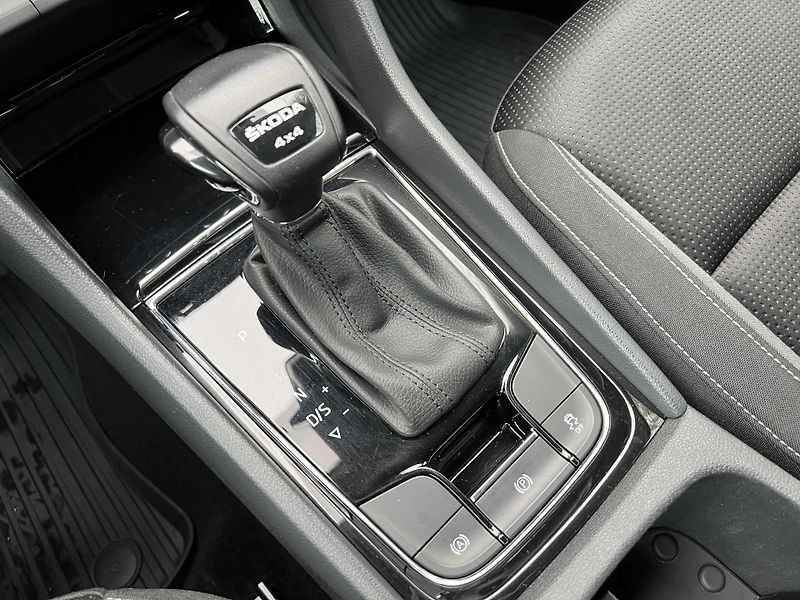 Škoda Karoq 2.0 TDi 110 kW 1.MAJITEL DPH - fotka 14 z 20