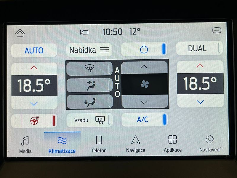 Ford S-MAX 2.0 EB Titanium LED manuál - fotka 63 z 65