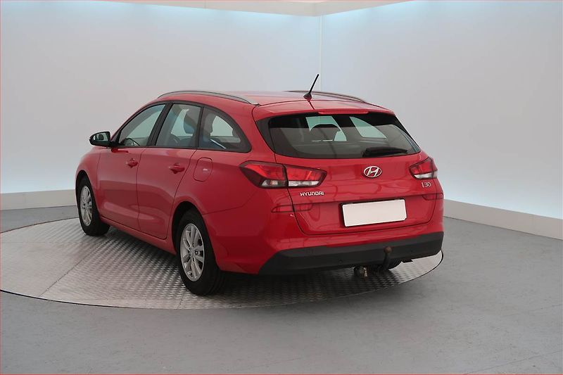 Hyundai i30 (2018) 1.0 T-GDI, Serv.kniha - fotka 4 z 18