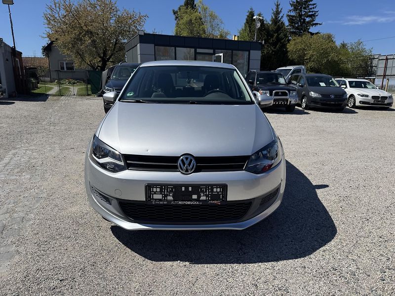 Volkswagen Polo (2010) 1.4 16v DSG 63kw  75000km 1.M. - fotka 2 z 26