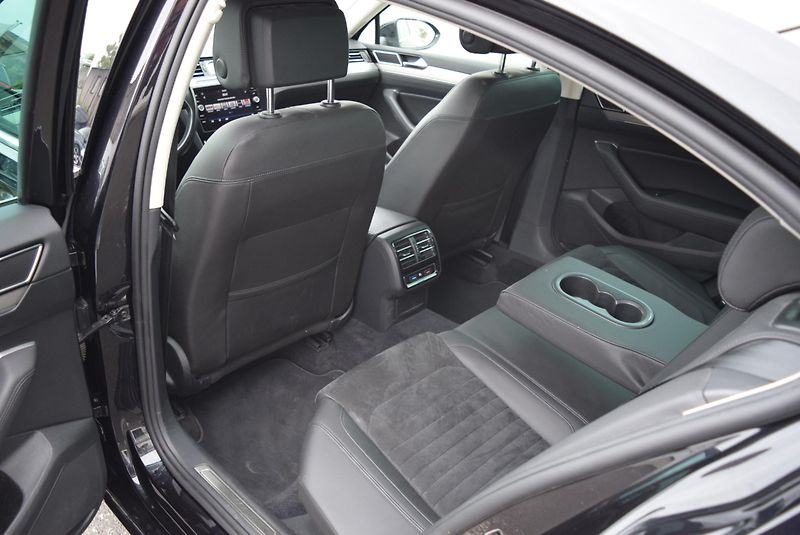 Volkswagen Passat (2018) 1.4TSI 110kw DSG HIGHLINE NAVI - fotka 15 z 50