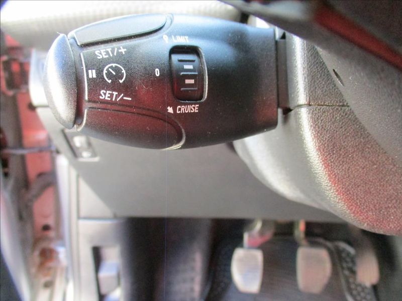 Peugeot 2008 1,2 i, klima,serv.kniha,tažné - fotka 23 z 34