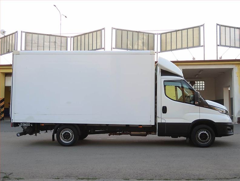 Iveco Daily (2022) 2.3 HPT, Skříň, 19m3 - fotka 6 z 17