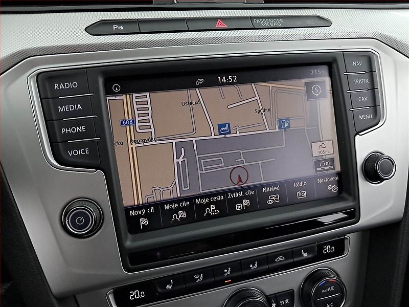 Volkswagen Passat (2016) 2.0 TDI, Automat, Navi - fotka 15 z 22