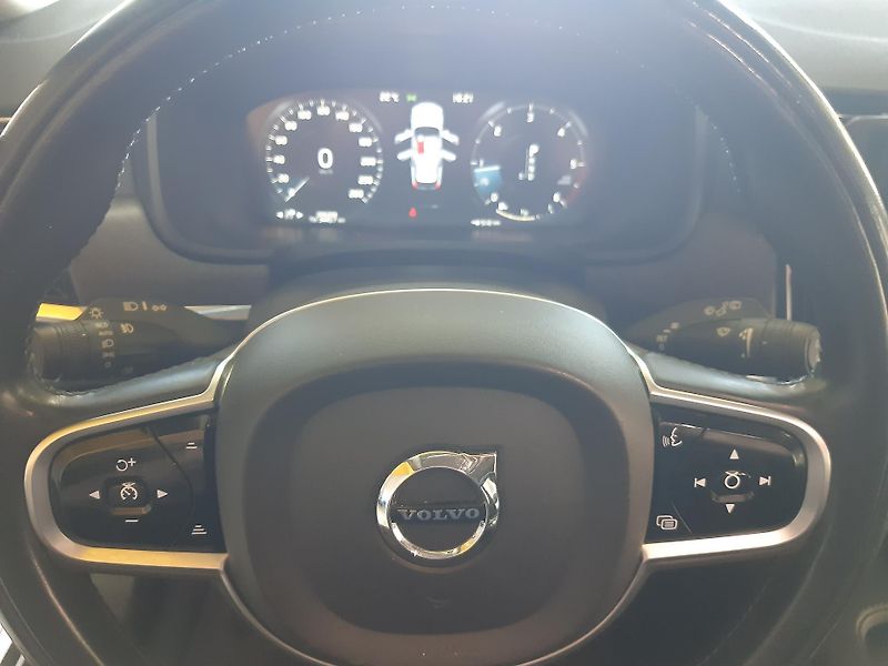 Volvo V90 2,0 d CROSSCOUNTRY 4x4 - fotka 12 z 22