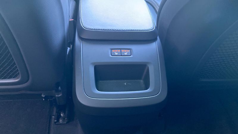 Volvo XC90 PLUS BRIGHT CHROME, B5 AWD, 17 - fotka 35 z 45