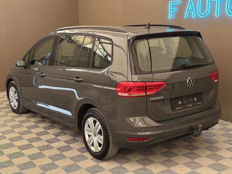 Volkswagen Touran (2021) 2.0 TDi Trendline Pano.  - fotka 4 z 25