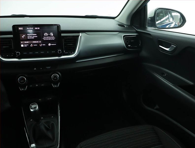 Kia Stonic (2023) Exclusive 1.0 T-GDI, EXCLUSIVE - fotka 8 z 15