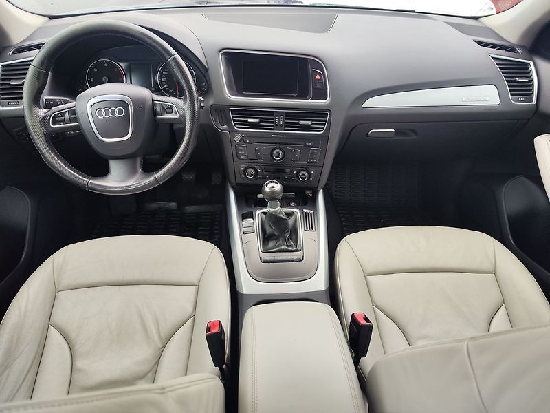 Audi Q5 2.0 TDi/125kW quattro - fotka 13 z 27