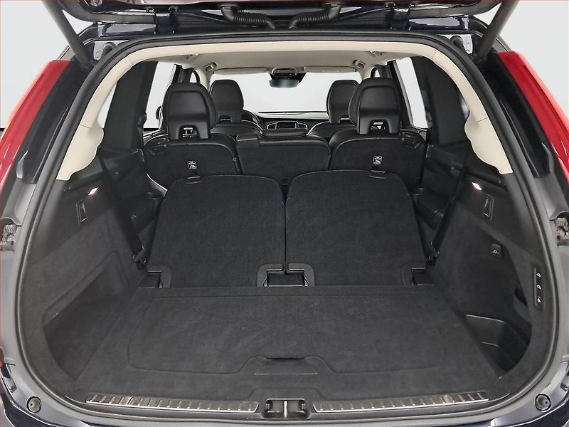 Volvo XC90 (2019) D5 AWD - fotka 20 z 22