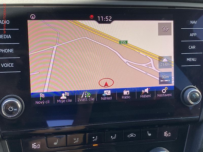 Škoda Octavia (2017) 2.0 TDi, RS, LED, navi - fotka 15 z 17