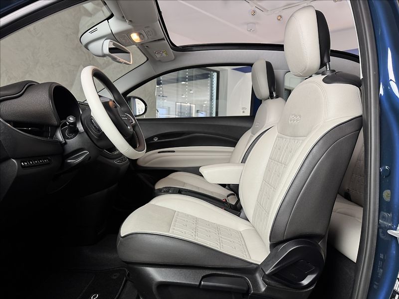 Fiat 500e La Prima Kamera LED Assist - fotka 18 z 44