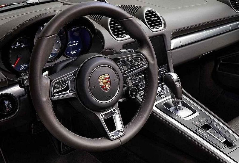 Porsche 718 Boxster.