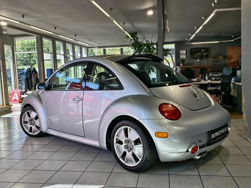 Volkswagen New Beetle 2.3 V5 125kW SPORT EDITION - fotka 5 z 19