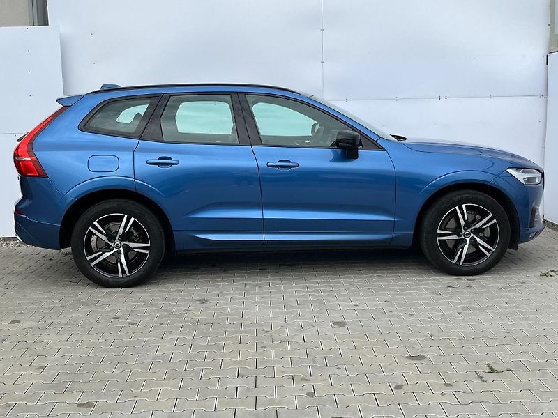 Volvo XC60 R-Design B5 AWD 184kW - fotka 5 z 26