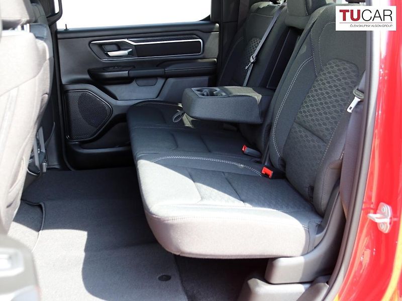 Dodge RAM (2025) 1500 BigHorn 3.0 TwinTurbo - fotka 36 z 41