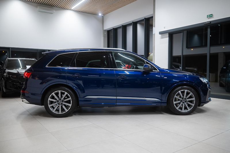 Audi Q7 (2022) S-LINE 55TFSI 250KW 4X4 VZDUCH - fotka 14 z 45