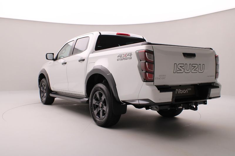 Isuzu D-Max (2025) Double Cab 1,9 V-Cross 4x4 AUT - fotka 3 z 34