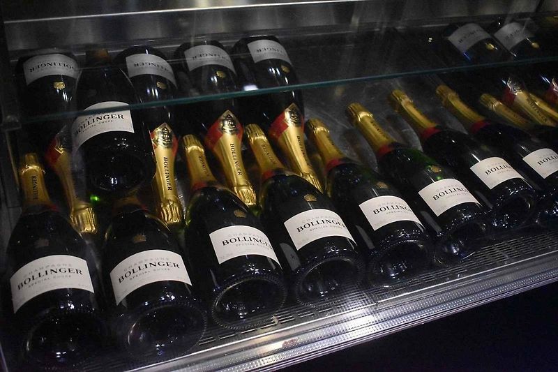 Na zahájení výstavy přijely i některé herečky z rolí partnerek Agenta 007