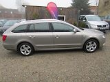 Škoda Superb (2011) 1.6 TDI 77kW - náhled 9