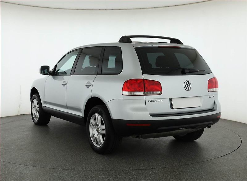 Volkswagen Touareg (2006) 3.0 V6 TDI, 4X4, Automat - fotka 4 z 17