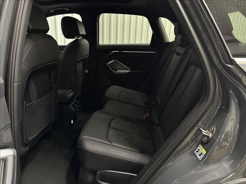 Audi Q3 45TFSI Quattro Pano - fotka 32 z 41