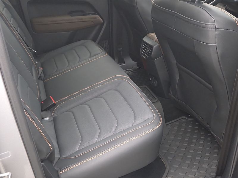 Volkswagen Amarok 3.0 TDi 4x4 PanAmericana - fotka 25 z 28