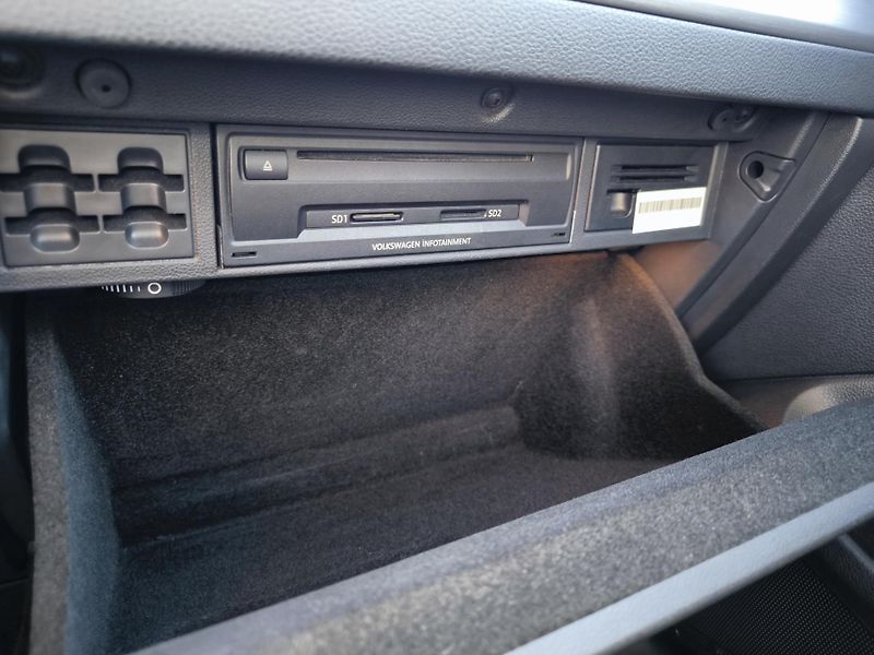 Volkswagen Golf 7 1,4TSI 90kW LED OSRAM 8xALU - fotka 63 z 82