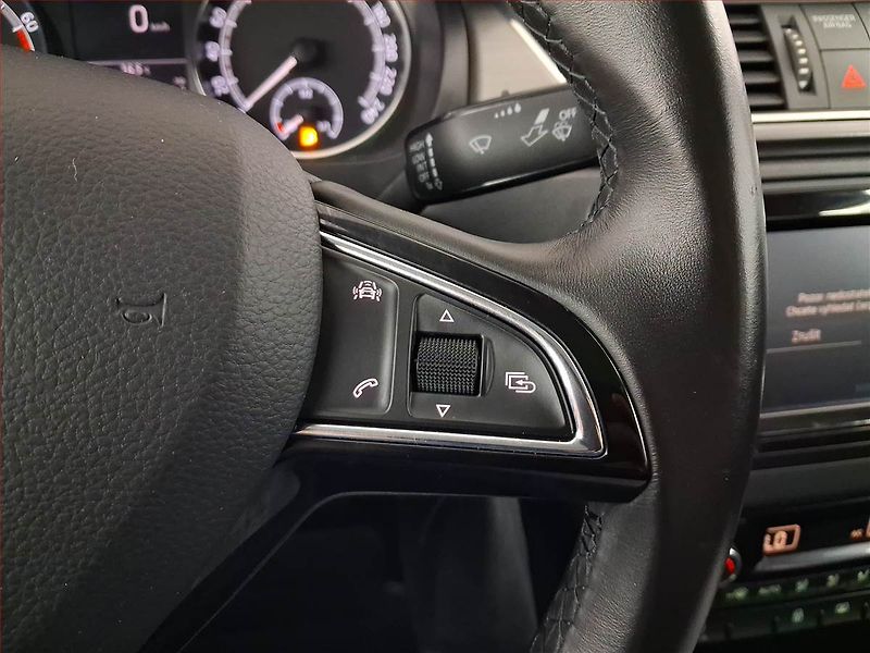Škoda Rapid (2018) Style 1.0 TSI, Serv.kniha - fotka 17 z 19