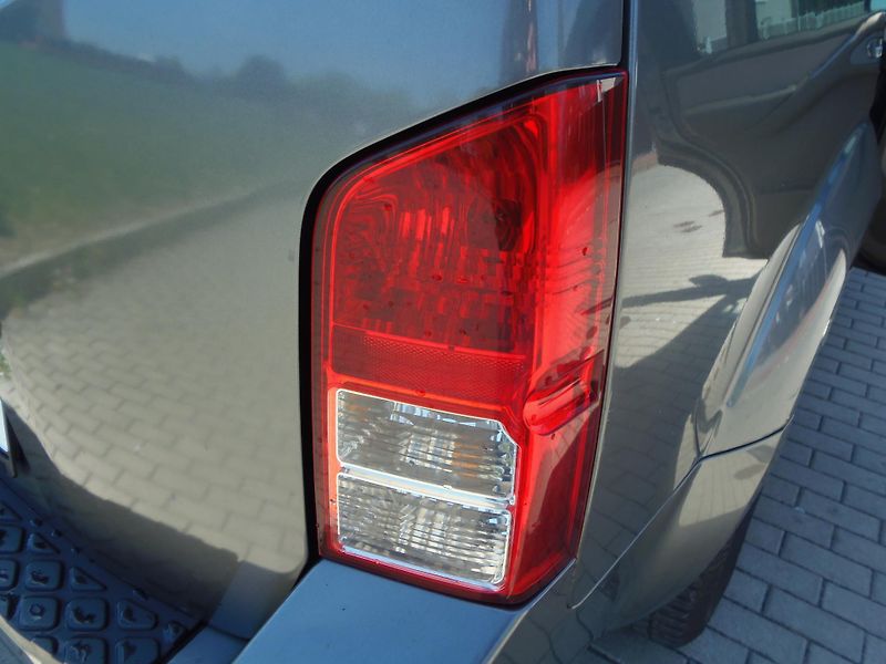 Nissan Pathfinder (2005) 2.5 DCi 4x4 redukce tažné 3 T - fotka 21 z 25