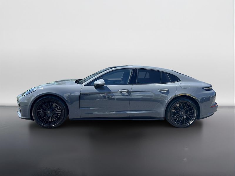Porsche Panamera (2025) Turbo S E-Hybrid - fotka 2 z 29