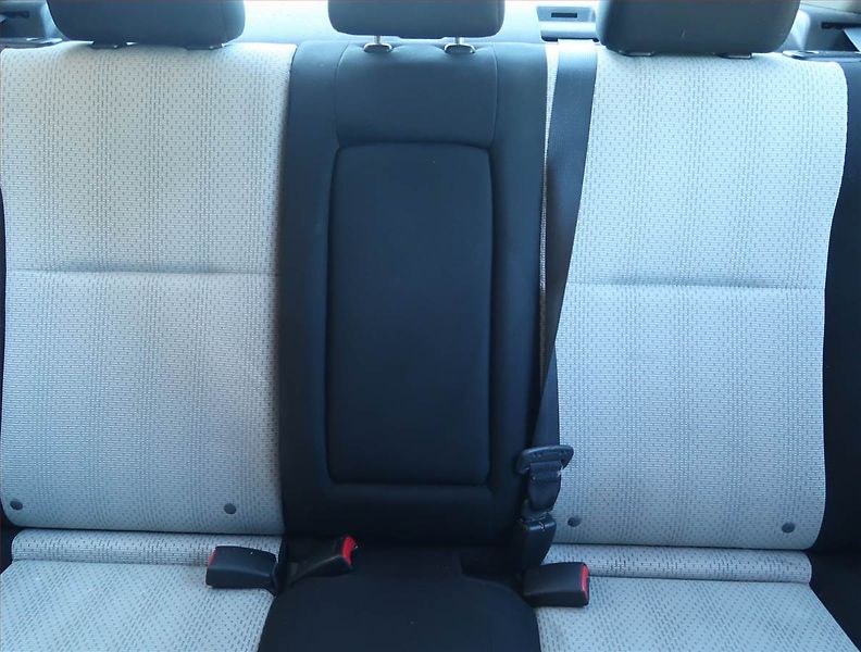 Mazda 3 (2010) 1.6, po STK, slušný stav - fotka 10 z 15