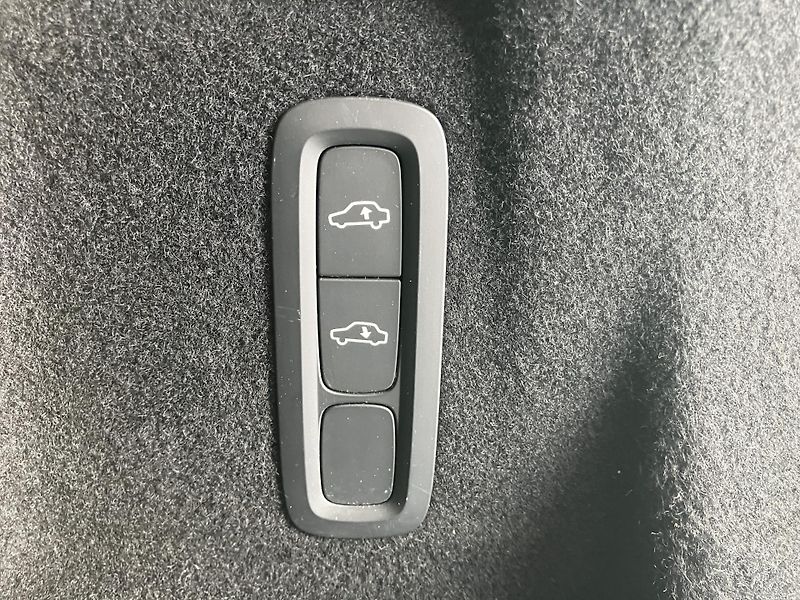 Volvo XC60 T6 AWD Drive-E Inscription AT8 - fotka 10 z 47
