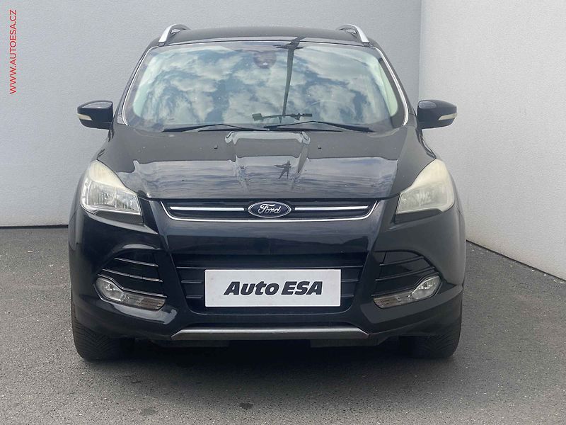 Ford Kuga (2015) 2.0 TDCi, Titanium, navi, TZ - fotka 2 z 16