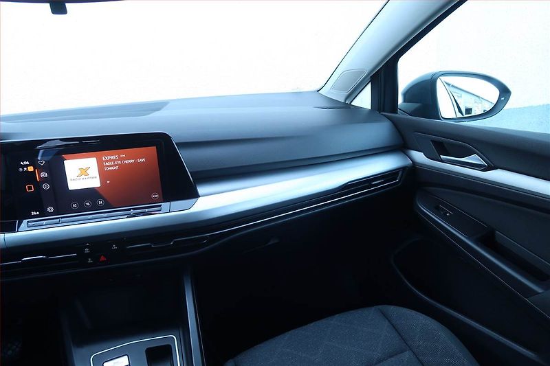 Volkswagen Golf (2022) Life 2.0 TDI, Automat - fotka 8 z 25